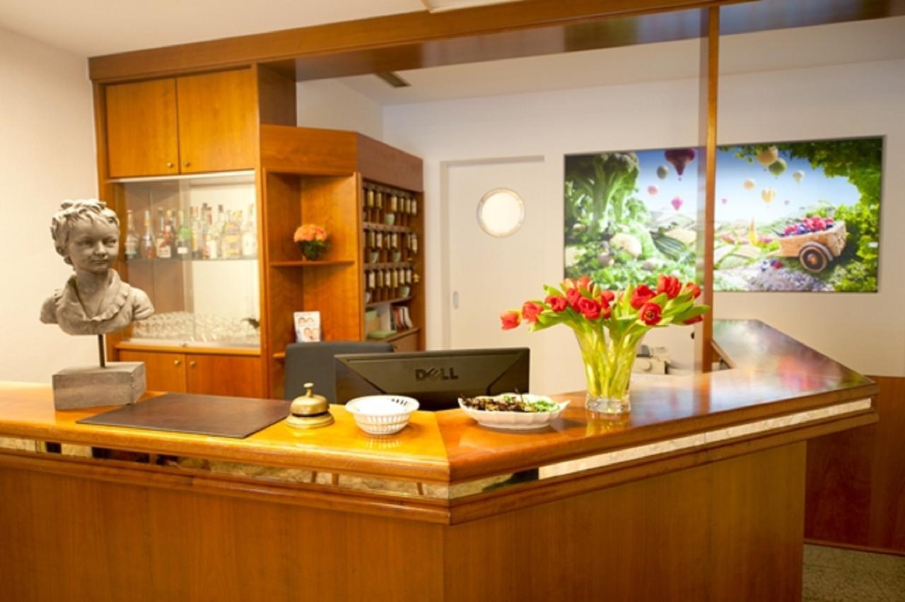 Classic Hotel קארסט מראה חיצוני תמונה