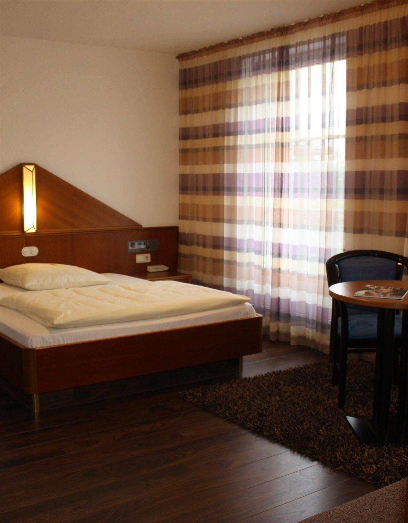 Classic Hotel קארסט מראה חיצוני תמונה